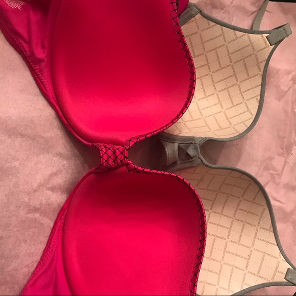 Victoria secret bras size 34D two bras! - Picture 5 of 16